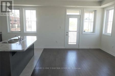 56 CORNELL CENTRE BOULEVARD - Photo 4