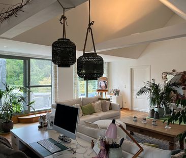 Prachtige instapklare "Loft" op 2de verdieping. Kelder en 2 staanpl... - Photo 1