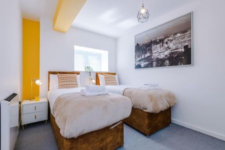2 Bed Flat, Viaduct Road, LS4 - Photo 2
