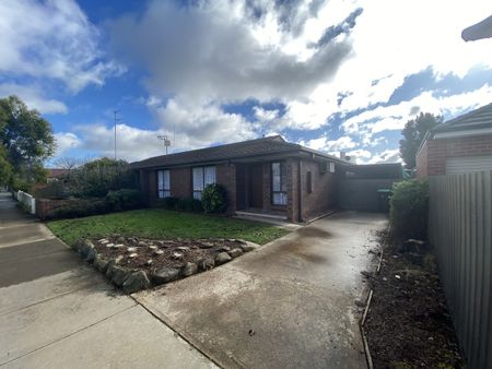 53 Sutherland Avenue, SHEPPARTON VIC 3630 - Photo 5