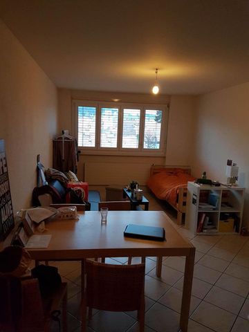 2,5 pièces avec balcon - Photo 2