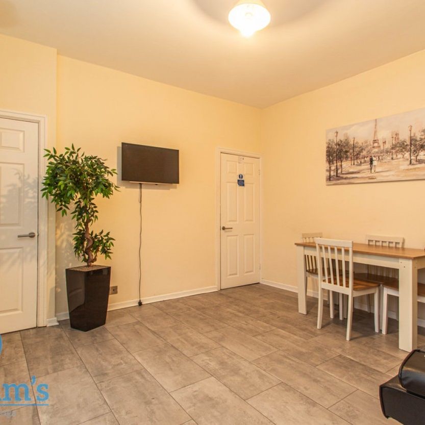 4 bed Semi-Detached House for Rent - Photo 1