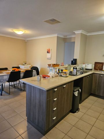 Thornlie - Photo 5