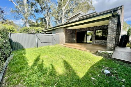 Modern Five Bedroom Duplex - Photo 3