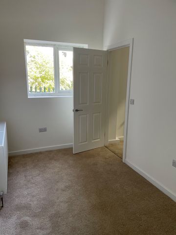 1 Bed Flat, Great Stone Road, M32 - Photo 4