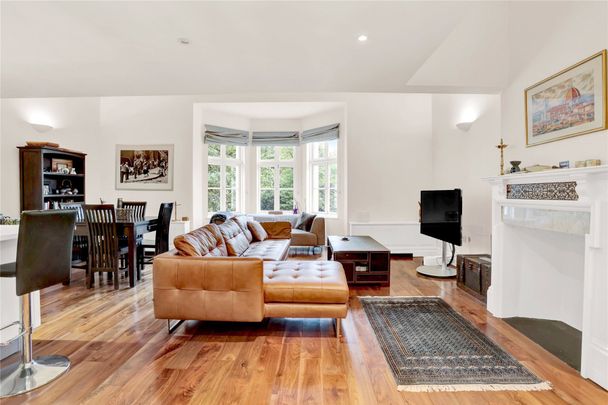 Wimbledon Park Side, London, SW19 flat to rent - Photo 1