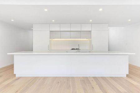 Two Bedroom Townhouse + Study + Courtyard - Photo 4