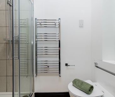 Crown House, Nuneaton, CV11 4BX - Photo 6