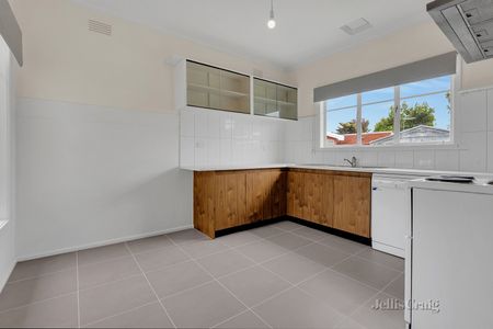 31 Myrtle Grove, Altona - Photo 5