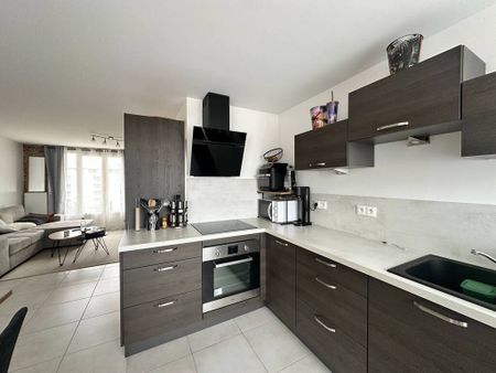 Location Appartement 68m² LE PONT DE CLAIX 38800 - Photo 2