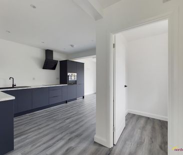 3 bedroom semi-detached house to rent - Photo 6