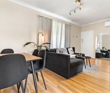 1 bedroom furnished unit in brilliant location - Photo 3