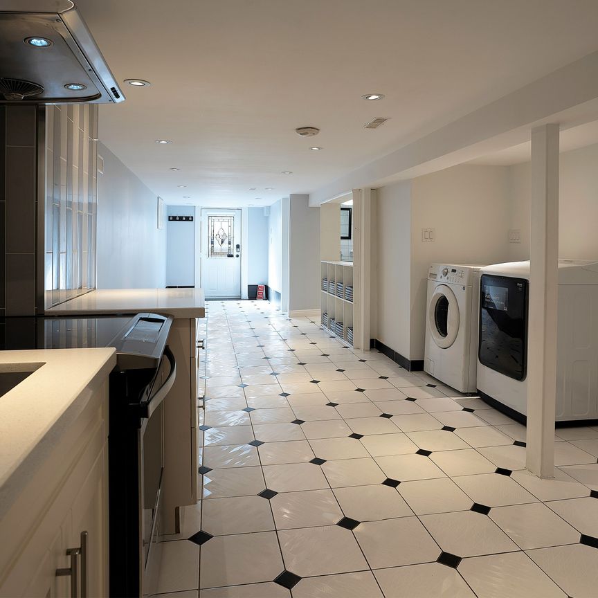 For Lease - 35 Florence Crescent Unit# Lower, Toronto, Ontario - Photo 1