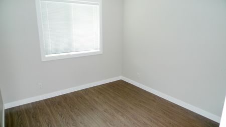 2 Bedroom + Den Condo For Rent In Sage Hill. Heat & Water Included. - Photo 3