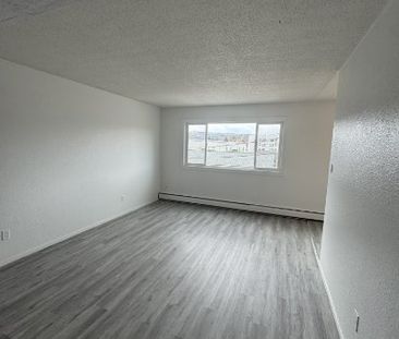 PARKVIEW MANOR - 403 - Photo 1