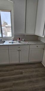 4 1/2 Chomedey Pont Lachapelle / Aut. 15 - Stationnement - Photo 4