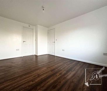 Southfields Green, Gravesend, DA11 - Photo 3