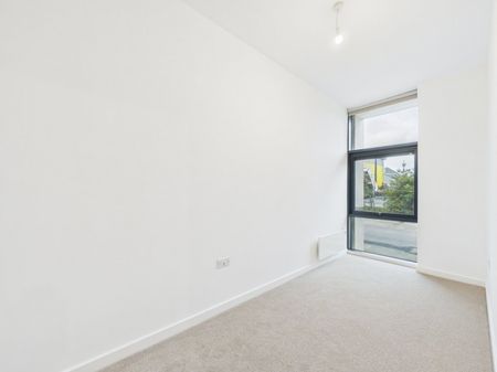 Lakeside East, The Causeway, Staines-Upon-Thames,TW18 - Photo 3