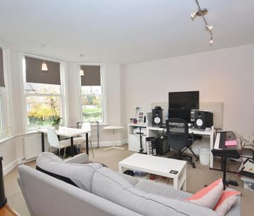 York Road, Guildford, Surrey, GU1 4DF - Photo 1