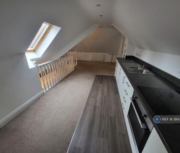 2 bedroom flat to rent - Photo 3