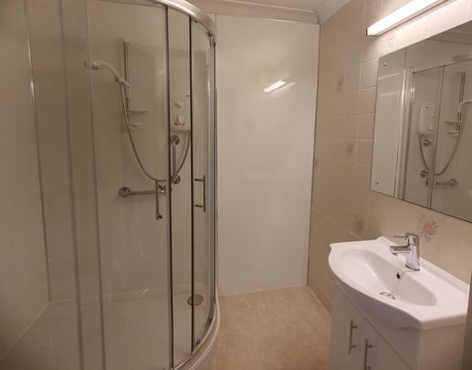 Worcester Road, Malvern - Photo 1