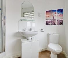 2 BEDROOM Maisonette - Upper - Photo 1