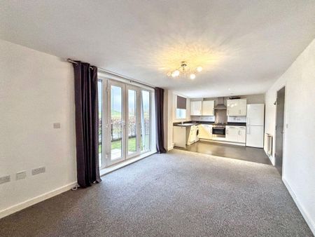 Elmwood Park Court, Gosforth, Newcastle upon Tyne, Tyne and Wear, NE13 9BP - Photo 5