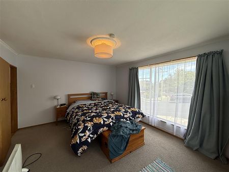 Sunny, Spacious & Ready for You to Move In - Photo 2