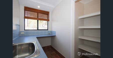 Spacious Modern Living in Central Dalyellup - Photo 2