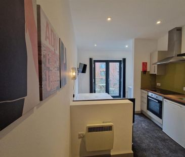 Studio to rent - Photo 1