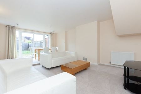 Beechey Avenue, Marston - Photo 2