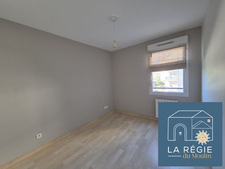 Location Appartement 3 pièces 70m² BOURGOIN JALLIEU 38300 - Photo 2