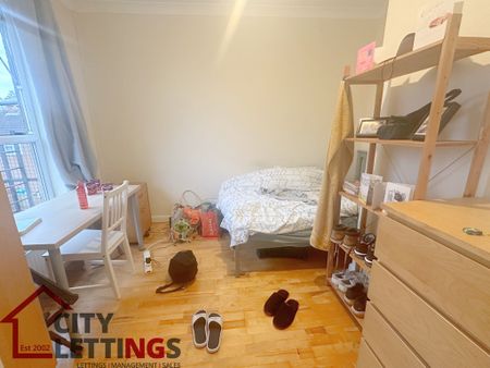 4 Bedroom Flat - Photo 2