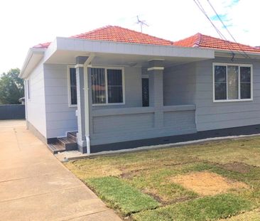 27 Payten Avenue, Roselands NSW 2196 - House For Rent | Domain - Photo 6