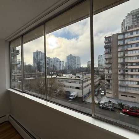 1 Bed 1 Bath Near Downtown, English Bay Sunset Beach, Stanley Park - Photo 1