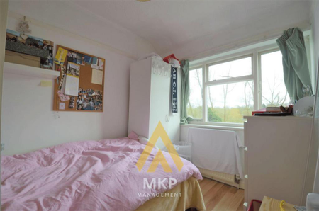 3 bedroom terraced house to rent - Photo 4