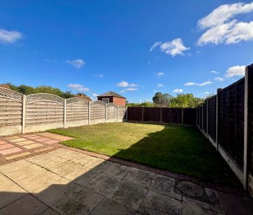 2 bedroom Semi-Detached House to let - Photo 4