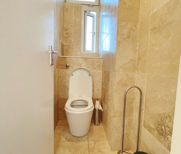 Room in a Shared House, Cable St, E1W - Photo 6