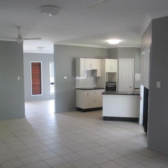 8 Lockyer Pl, Mount Louisa QLD 4814 - House For Rent | Domain - Photo 1