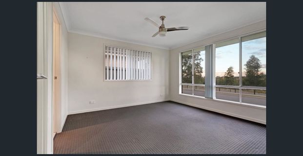 Modern & Stylish Home - Photo 1