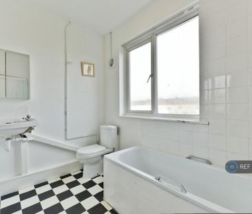 1 bedroom in a house share to rent - Photo 6