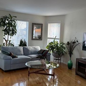 Grand Condo 4 1/2 a louer disponible maintenant - Photo 1