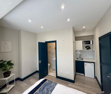 Studio to rent - Photo 1