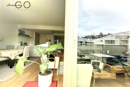 Bel appt haut standing 2ch meublé + terrasse / Quartier Louise - Photo 4