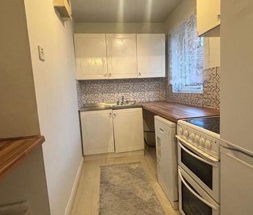 Studio to rent - Photo 4