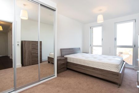 3 bedroom flat to rent - Photo 2