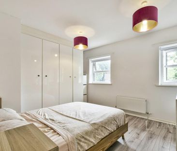 4 bedroom semi-detached house to rent - Photo 6