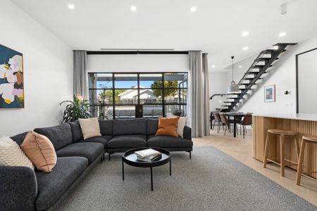 Fully Furnished Home - Exquisite, Architecturally Designed - Photo 2