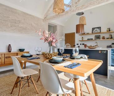 Offered to the market unfurnished for a Spring start date is The Ca... - Photo 2