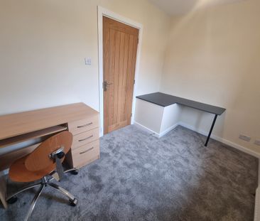4 Bed Student Accommodation - Photo 3